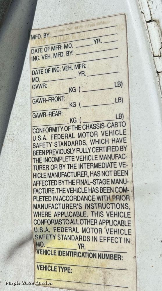 image for item DQ2248 1999 GMC C8500  oil distributor truck