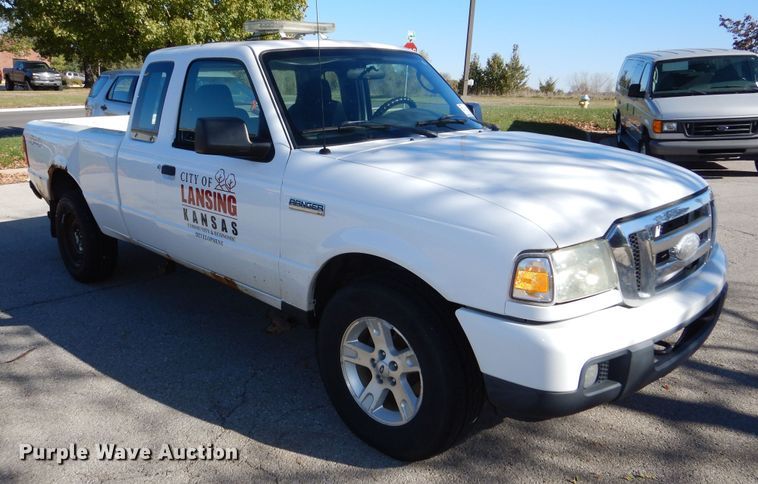 image for item DR5816 2006 Ford Ranger XLT SuperCab pickup truck