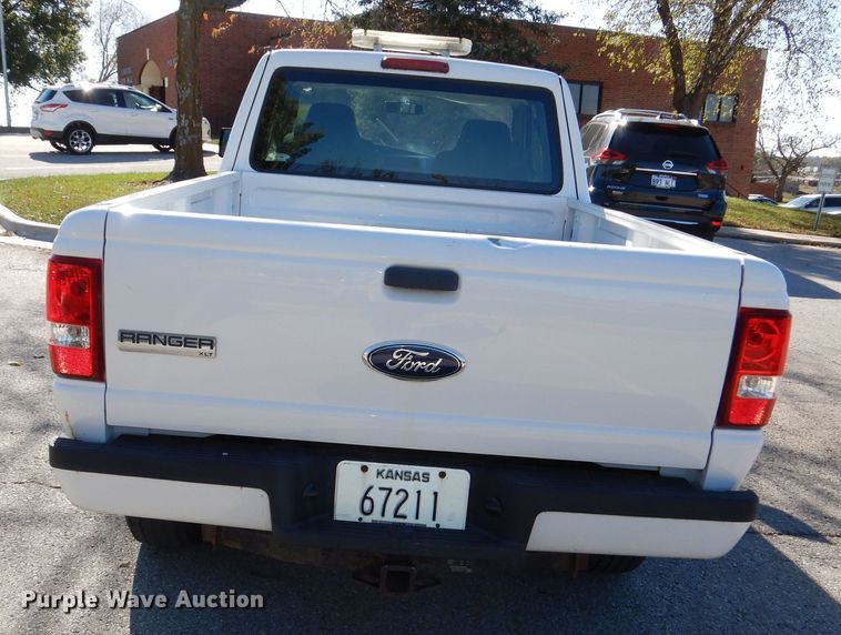 image for item DR5816 2006 Ford Ranger XLT SuperCab pickup truck