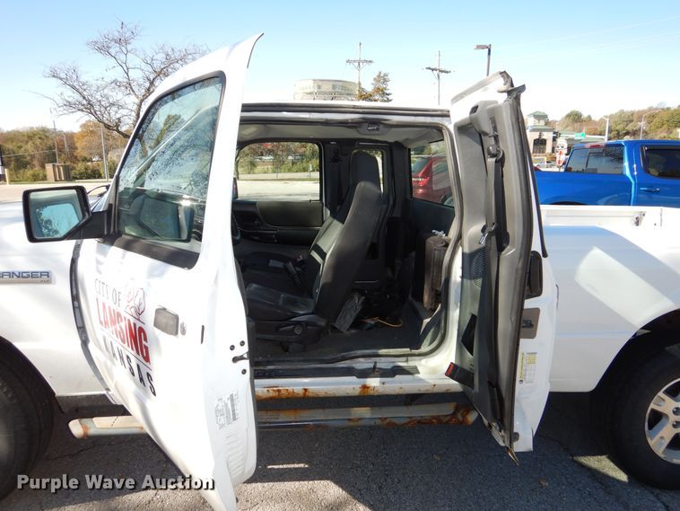 image for item DR5816 2006 Ford Ranger XLT SuperCab pickup truck