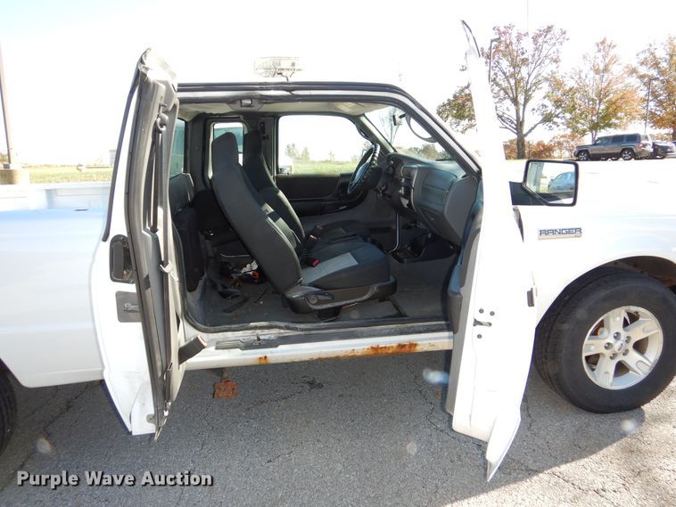 image for item DR5816 2006 Ford Ranger XLT SuperCab pickup truck