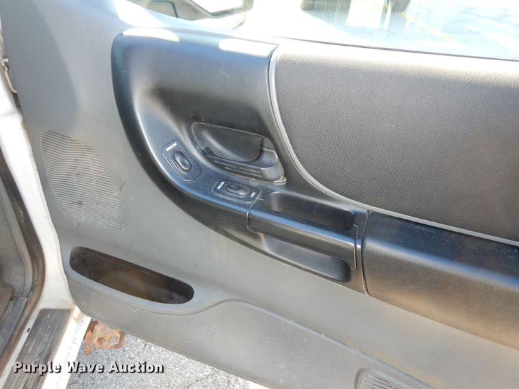 image for item DR5816 2006 Ford Ranger XLT SuperCab pickup truck