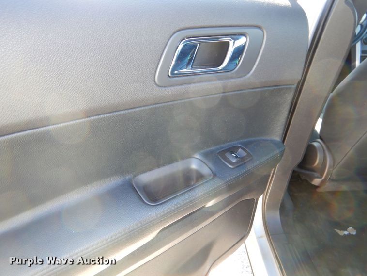 image for item DR5817 2013 Ford Explorer Police Interceptor  SUV