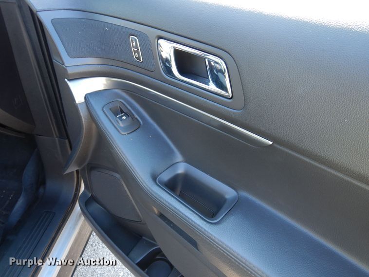 image for item DR5817 2013 Ford Explorer Police Interceptor  SUV