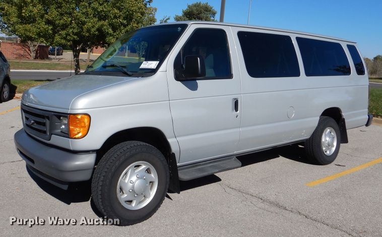 image for item DR5818 2007 Ford E350 Super Duty XL  van