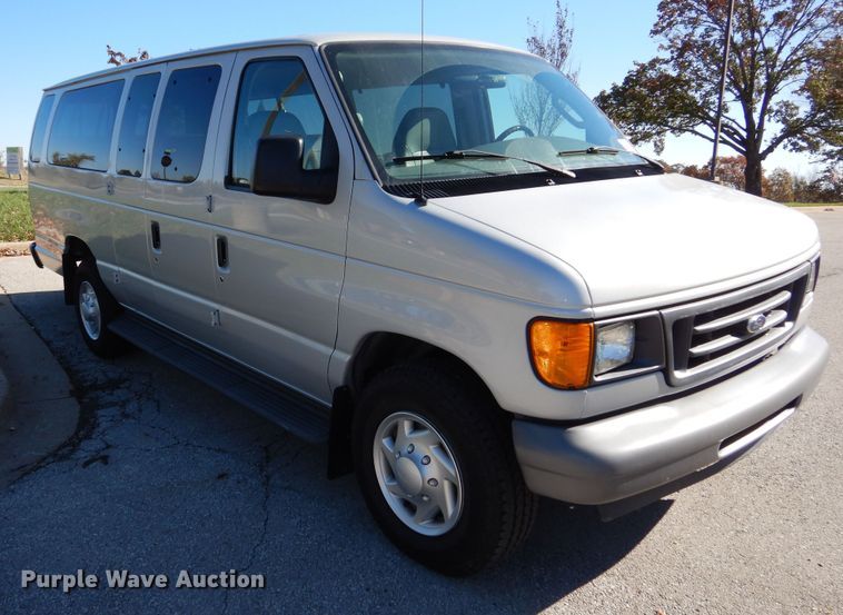image for item DR5818 2007 Ford E350 Super Duty XL  van
