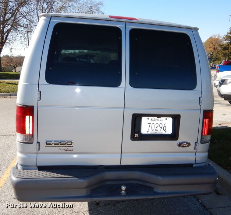 image for item DR5818 2007 Ford E350 Super Duty XL  van