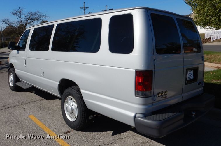 image for item DR5818 2007 Ford E350 Super Duty XL  van