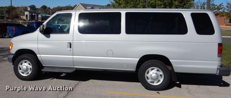 image for item DR5818 2007 Ford E350 Super Duty XL  van