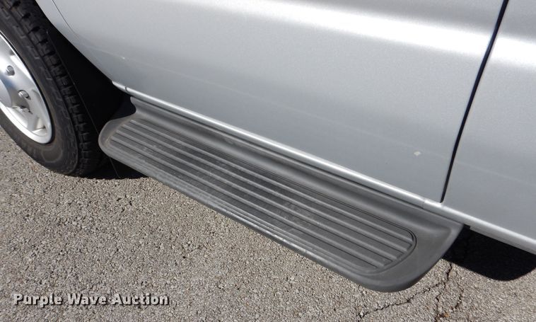 image for item DR5818 2007 Ford E350 Super Duty XL  van