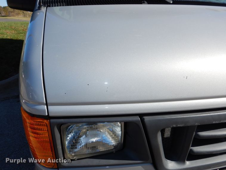 image for item DR5818 2007 Ford E350 Super Duty XL  van