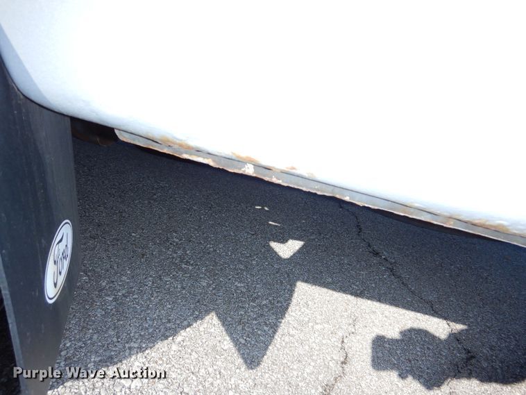 image for item DR5818 2007 Ford E350 Super Duty XL  van