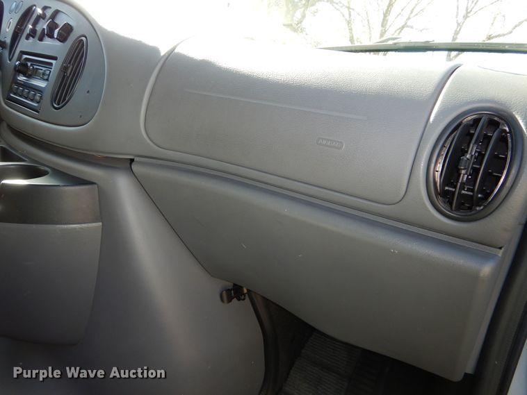 image for item DR5818 2007 Ford E350 Super Duty XL  van