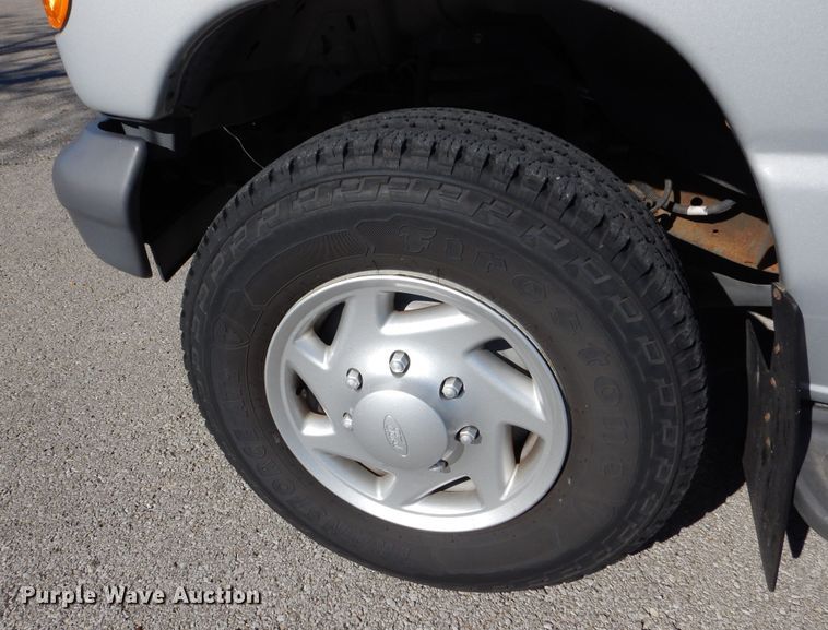 image for item DR5818 2007 Ford E350 Super Duty XL  van
