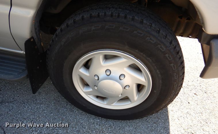 image for item DR5818 2007 Ford E350 Super Duty XL  van