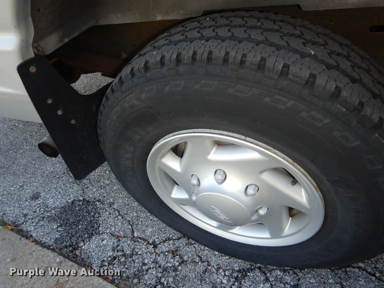 image for item DR5818 2007 Ford E350 Super Duty XL  van