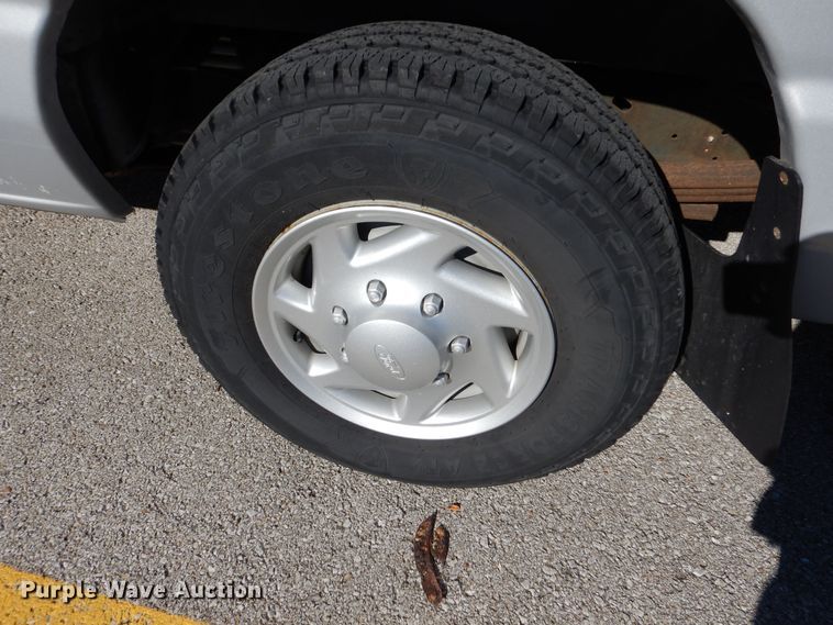 image for item DR5818 2007 Ford E350 Super Duty XL  van