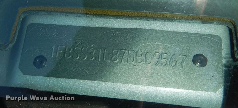 image for item DR5818 2007 Ford E350 Super Duty XL  van