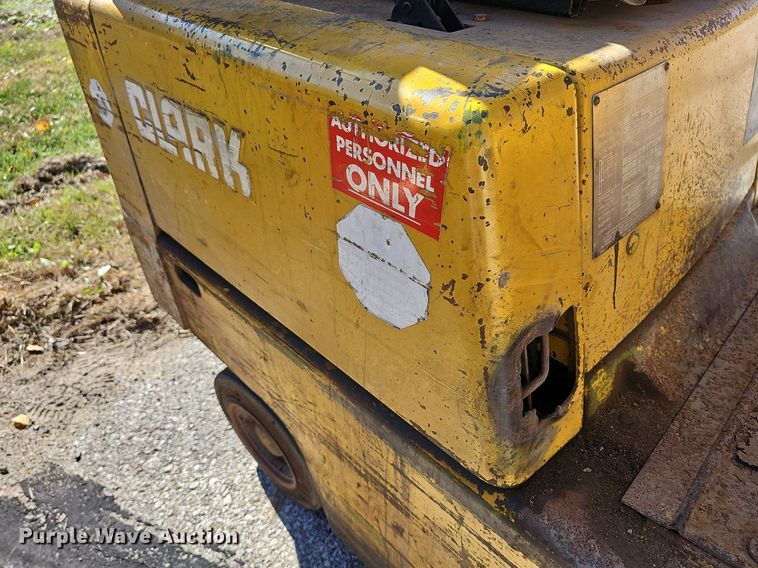 image for item DR5819 Clark C500-30  forklift