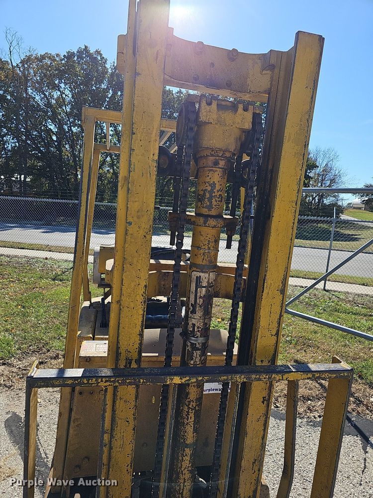 image for item DR5819 Clark C500-30  forklift