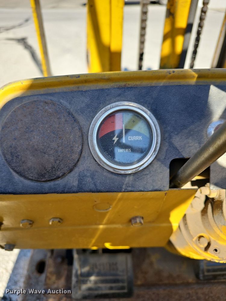 image for item DR5819 Clark C500-30  forklift