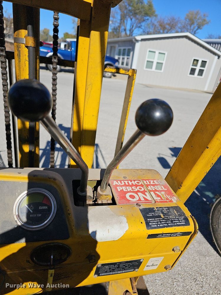 image for item DR5819 Clark C500-30  forklift