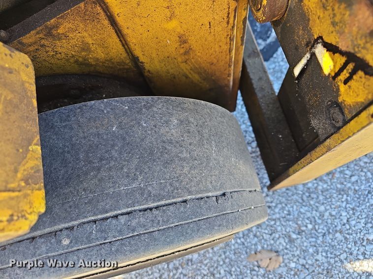 image for item DR5819 Clark C500-30  forklift