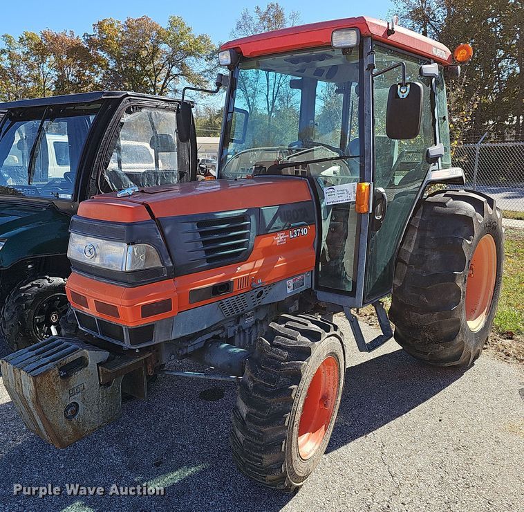 image for item DR5822 Kubota L3710D HST  tractor