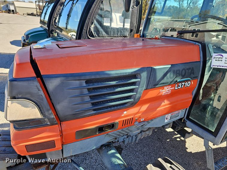 image for item DR5822 Kubota L3710D HST  tractor