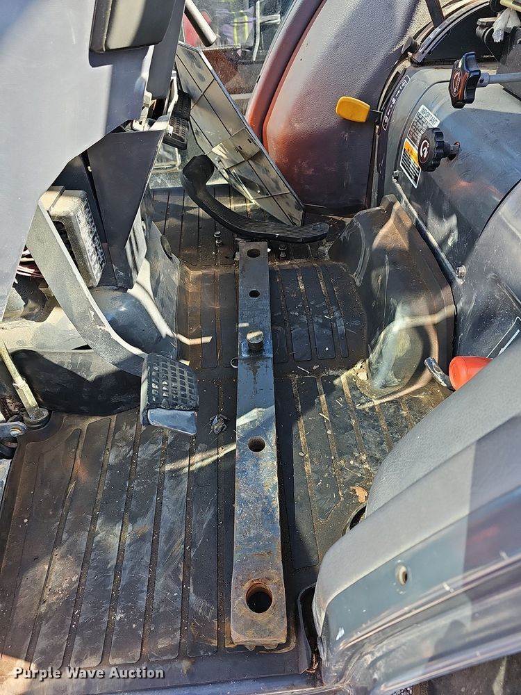 image for item DR5822 Kubota L3710D HST  tractor