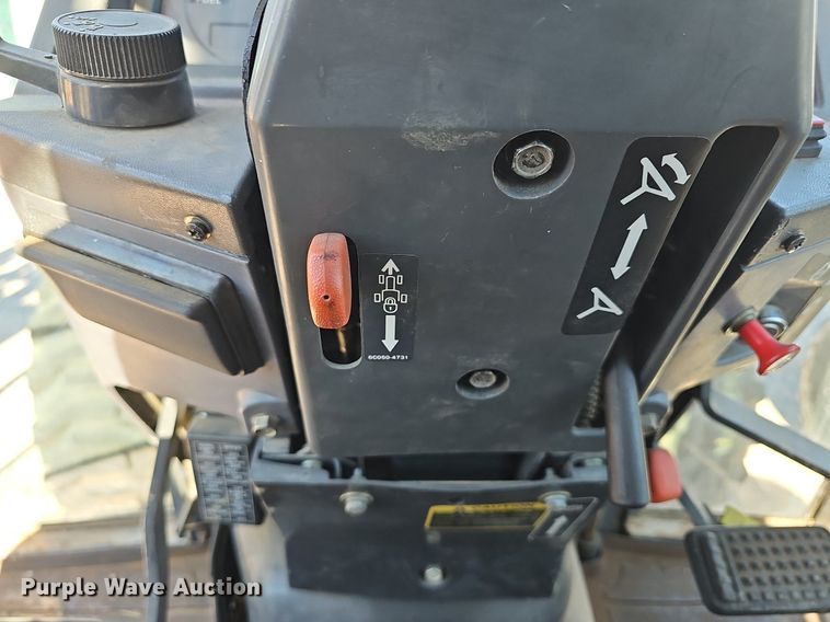 image for item DR5822 Kubota L3710D HST  tractor