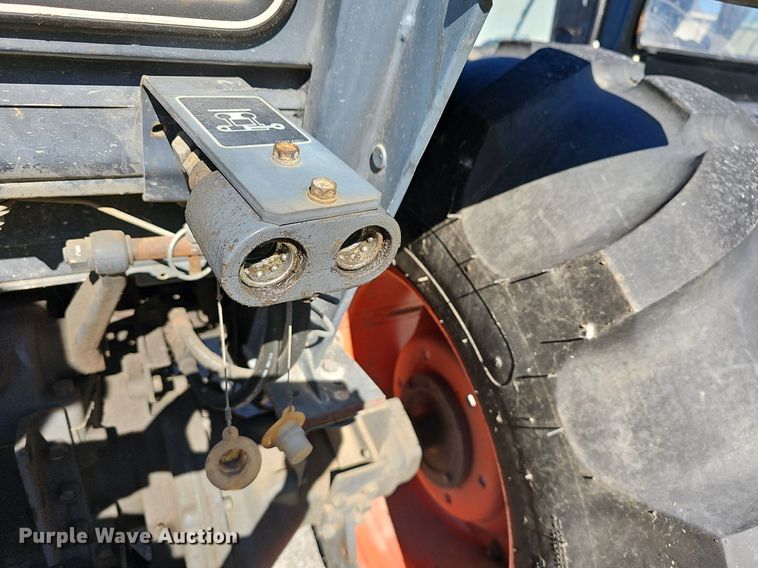 image for item DR5822 Kubota L3710D HST  tractor