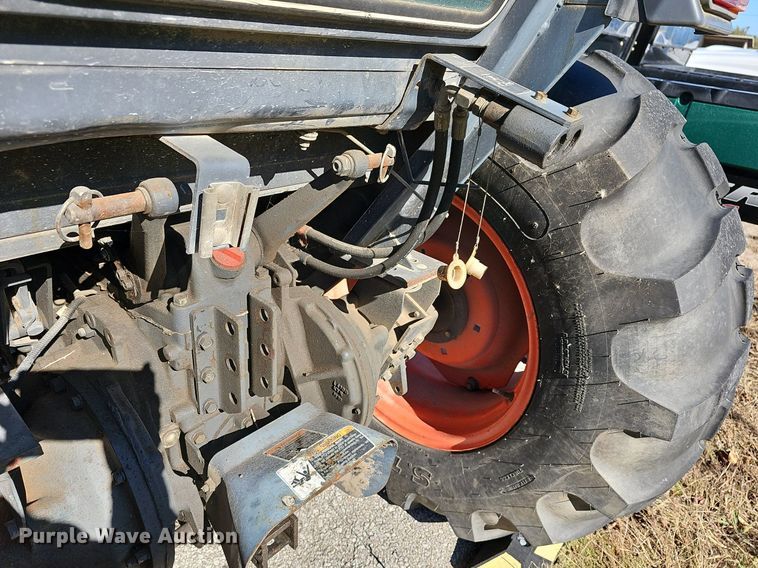 image for item DR5822 Kubota L3710D HST  tractor