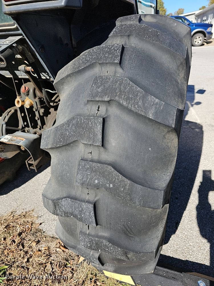 image for item DR5822 Kubota L3710D HST  tractor