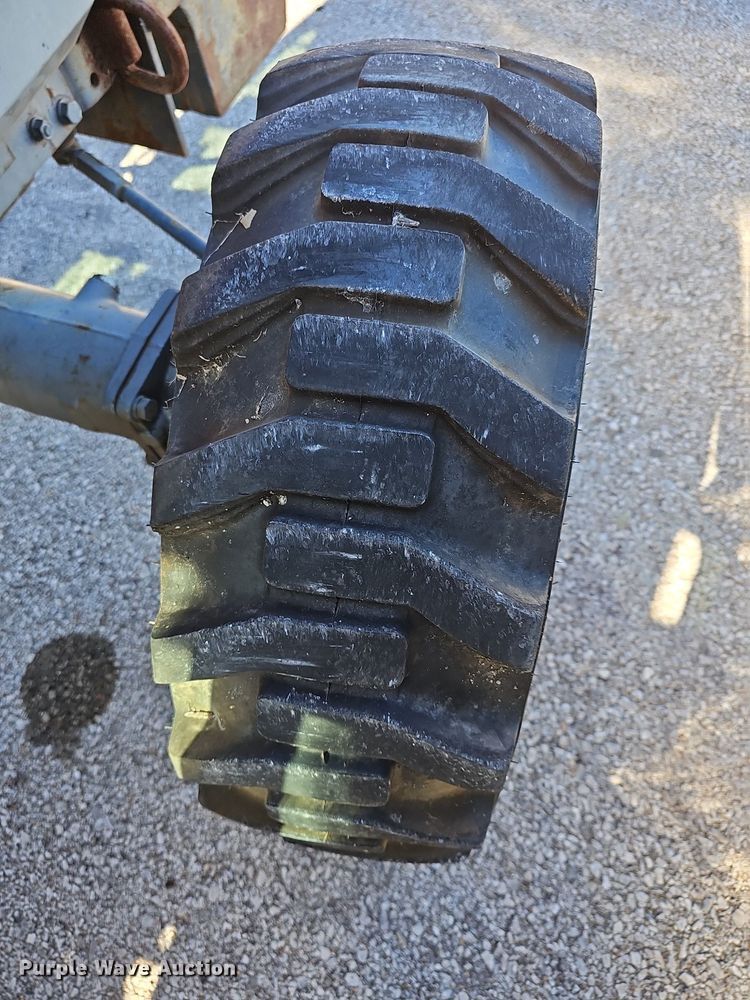 image for item DR5822 Kubota L3710D HST  tractor