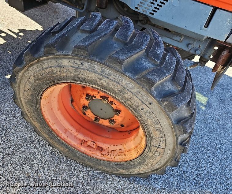 image for item DR5822 Kubota L3710D HST  tractor