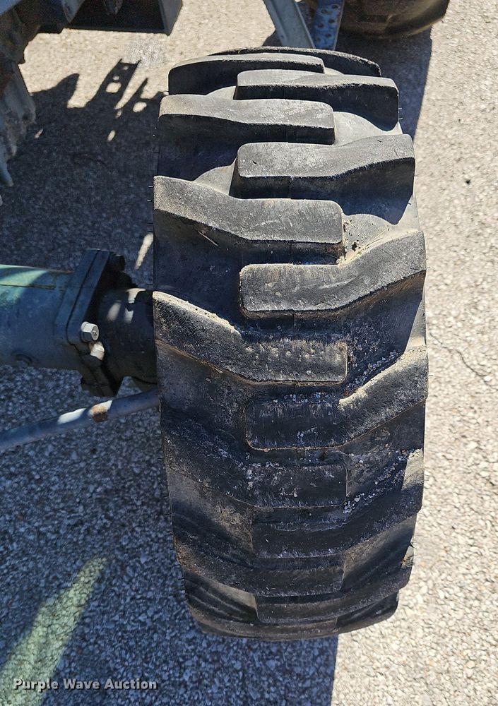 image for item DR5822 Kubota L3710D HST  tractor