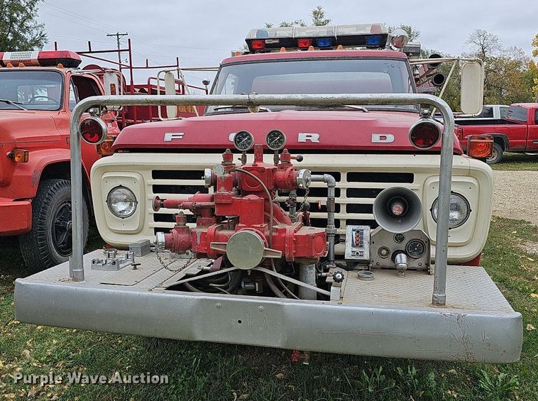 image for item DR5839 1973 Ford F600  fire truck