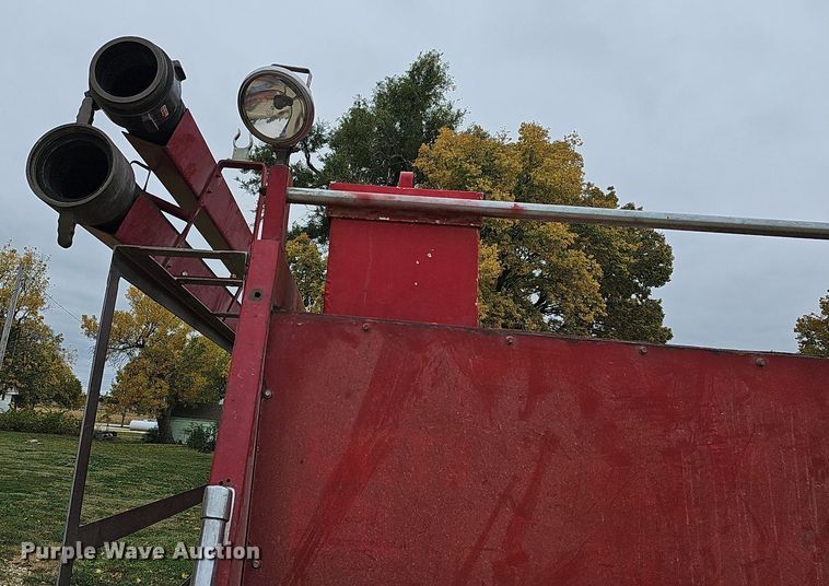 image for item DR5839 1973 Ford F600  fire truck