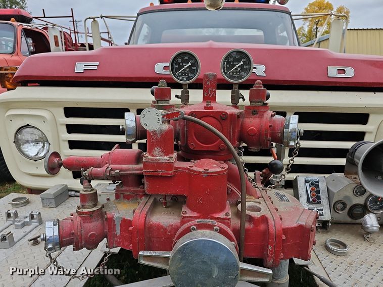 image for item DR5839 1973 Ford F600  fire truck