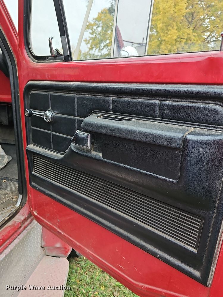 image for item DR5839 1973 Ford F600  fire truck