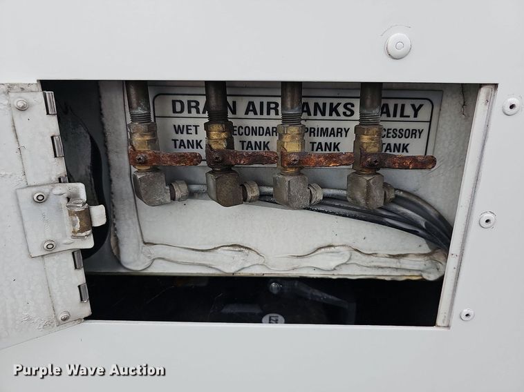 image for item DR5849 2011 Gillig  transit bus