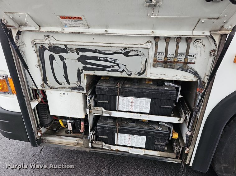 image for item DR5849 2011 Gillig  transit bus