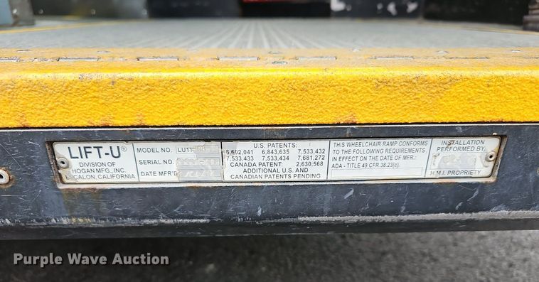 image for item DR5849 2011 Gillig  transit bus