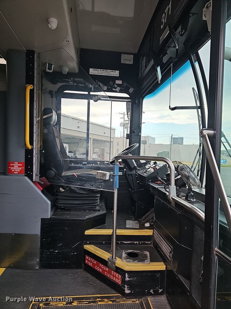 image for item DR5849 2011 Gillig  transit bus