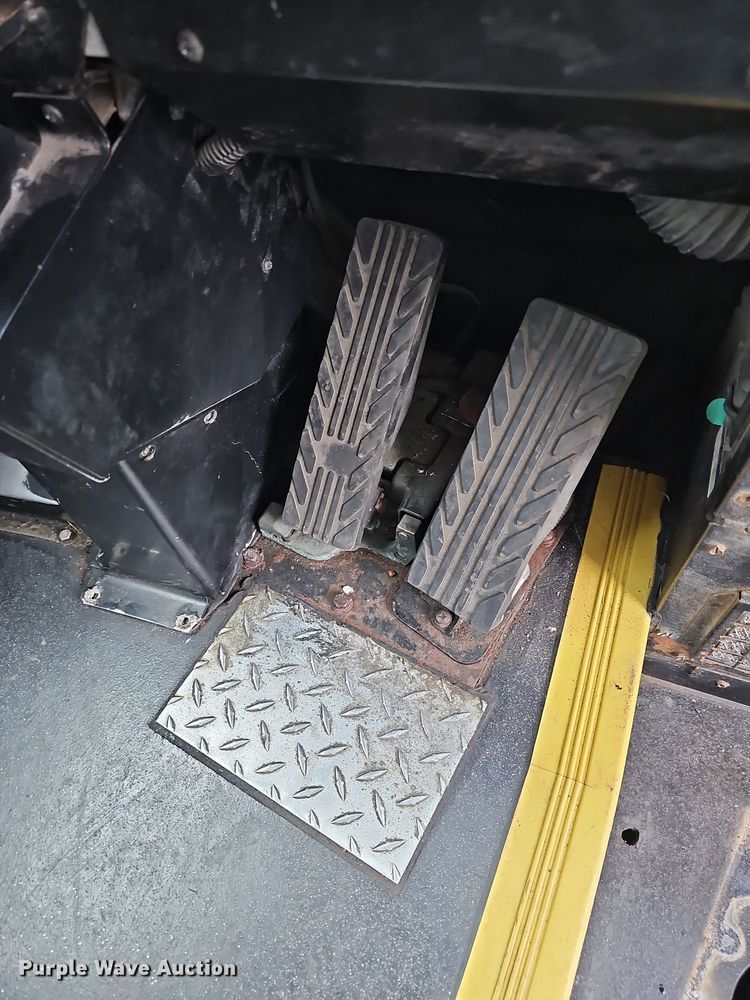 image for item DR5849 2011 Gillig  transit bus