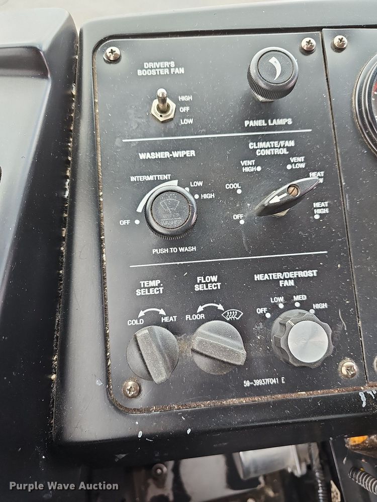 image for item DR5849 2011 Gillig  transit bus