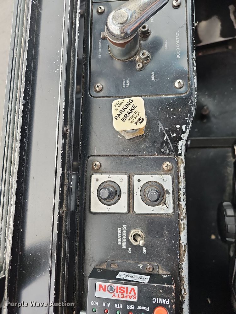 image for item DR5849 2011 Gillig  transit bus