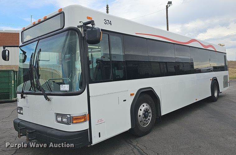 image for item DR5850 2011 Gillig G27B102N4  transit bus