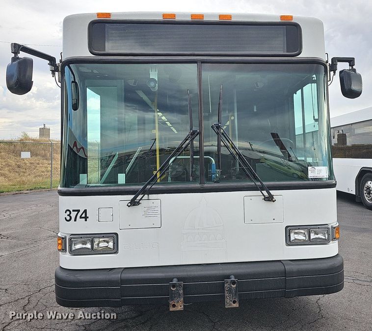 image for item DR5850 2011 Gillig G27B102N4  transit bus